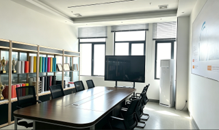 SHOW ROOM